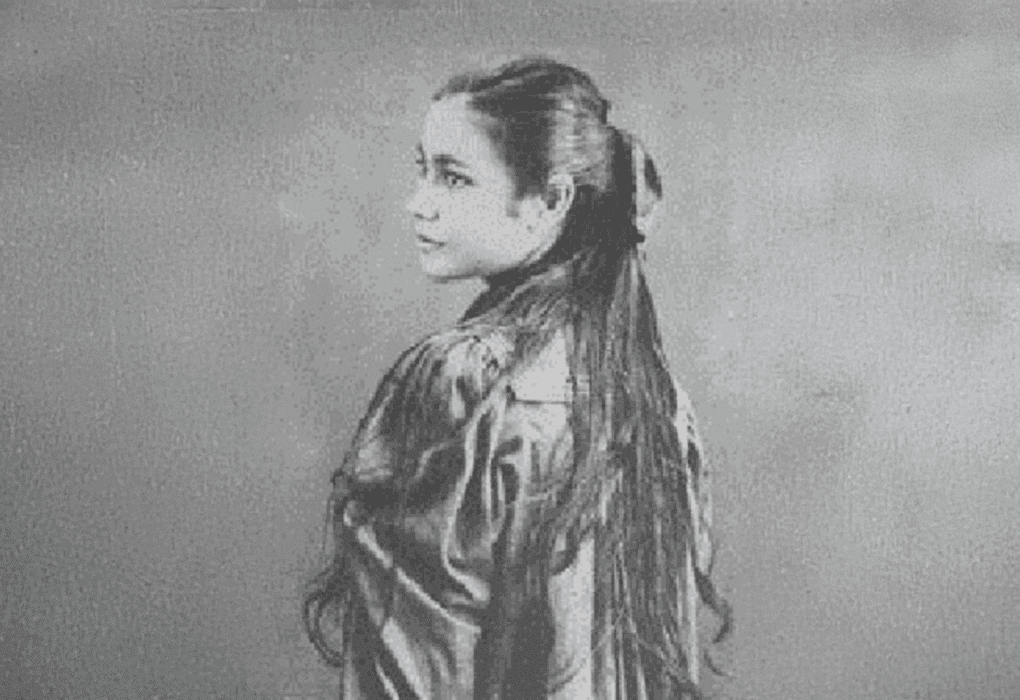 מאראו בגיל חמש עשרה, בערך בזמן נישואיה. צילום: לא ידוע.