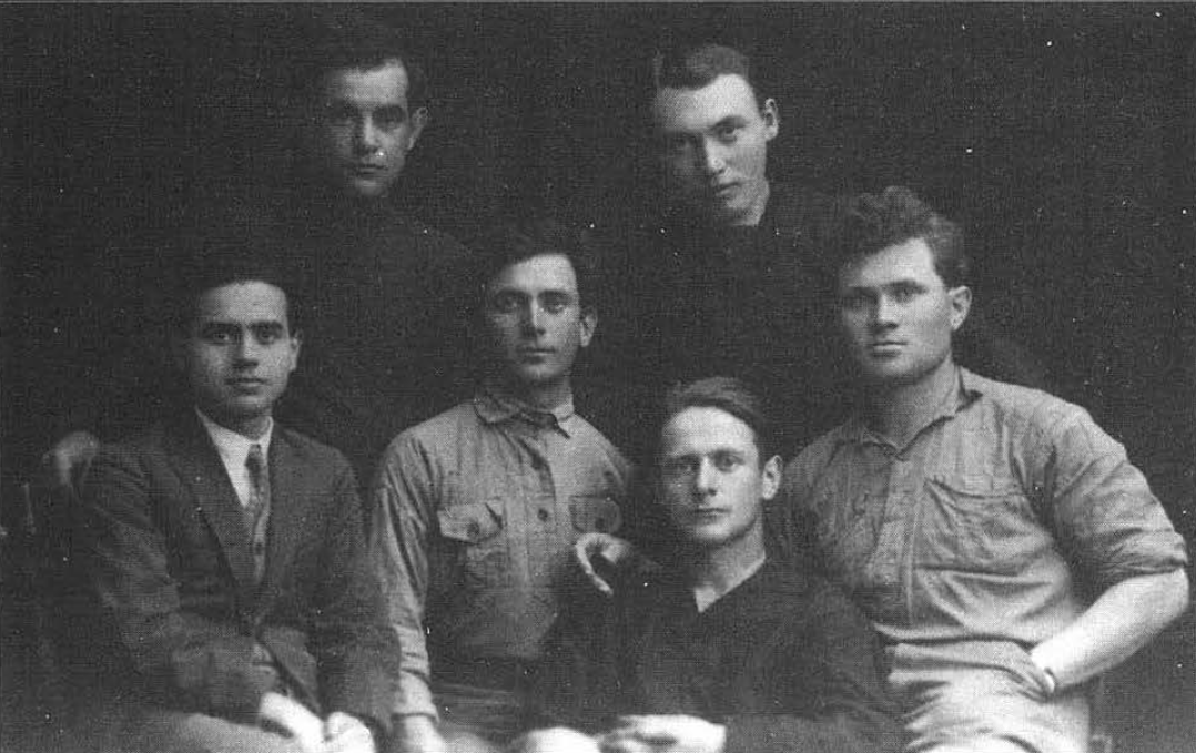 חברי מחתרת המפעל. תמונה: ספר הקבוצה.