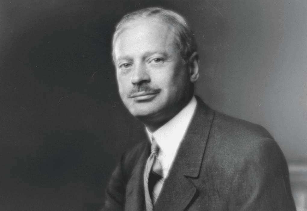 לואי נתנאל דה רוטשילד (1882–1955), הנציג הבולט האחרון של הסניף הווינאי של משפחת רוטשילד. צילום: גאורג פָיֶיר – הספרייה הלאומית של אוסטריה, ארכיון התמונות.