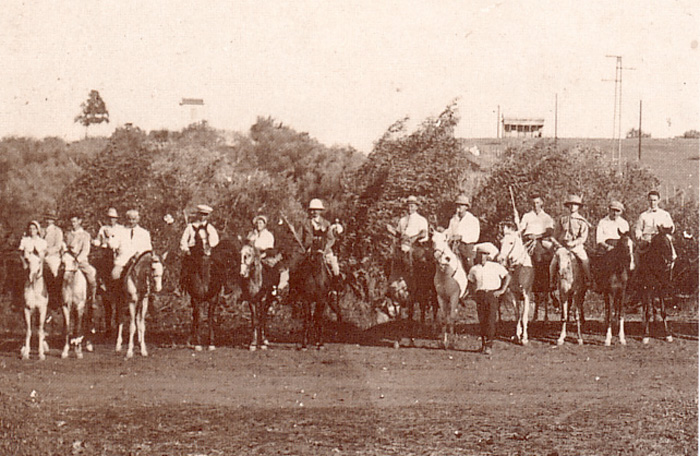 פרשי פתח תקווה. צילום: לא ידוע.