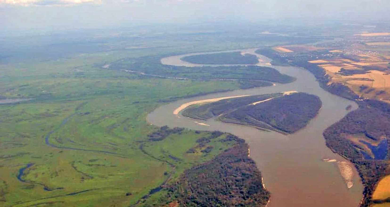 אי נזינו, הידוע גם בשם אי נזינסקי, שוכן במרכזו של נהר האוב בסיביר, לפי אתר History Defined.