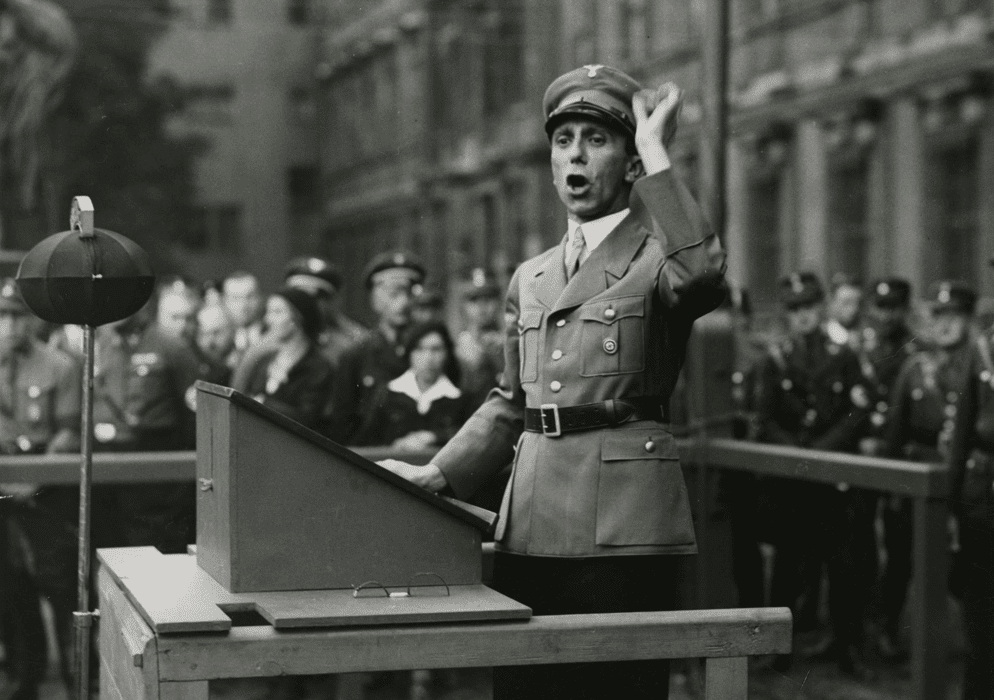 שר הרייך גבלס נואם בפני בריגדת SA בלוסטגארטן שבברלין. צילום: סוכנות הידיעותAssociated Press. קרדיט תמונה: המוזיאון ההיסטורי הגרמני, ברלין.