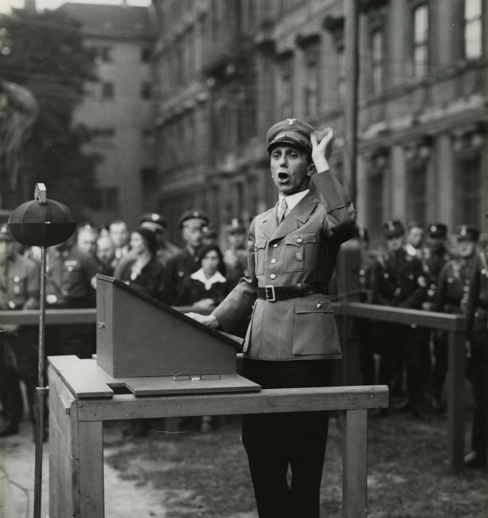 שר הרייך גבלס נואם בפני בריגדת SA בלוסטגארטן שבברלין. צילום: סוכנות הידיעותAssociated Press. קרדיט תמונה: המוזיאון ההיסטורי הגרמני, ברלין.