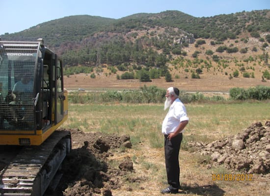 אברהם טאוב באזורי החיפוש. ל־70% מהמשקיעים אוריינטציה אמונית. צילום: הולי ג'מס.