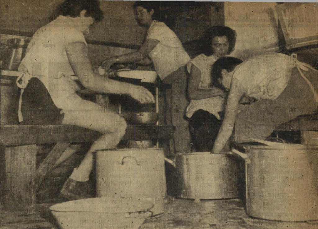 נשים עובדות בקיבוץ. "משבר האישה בקיבוץ", העולם הזה, מספר 1095, 23 לספטמבר 1958.