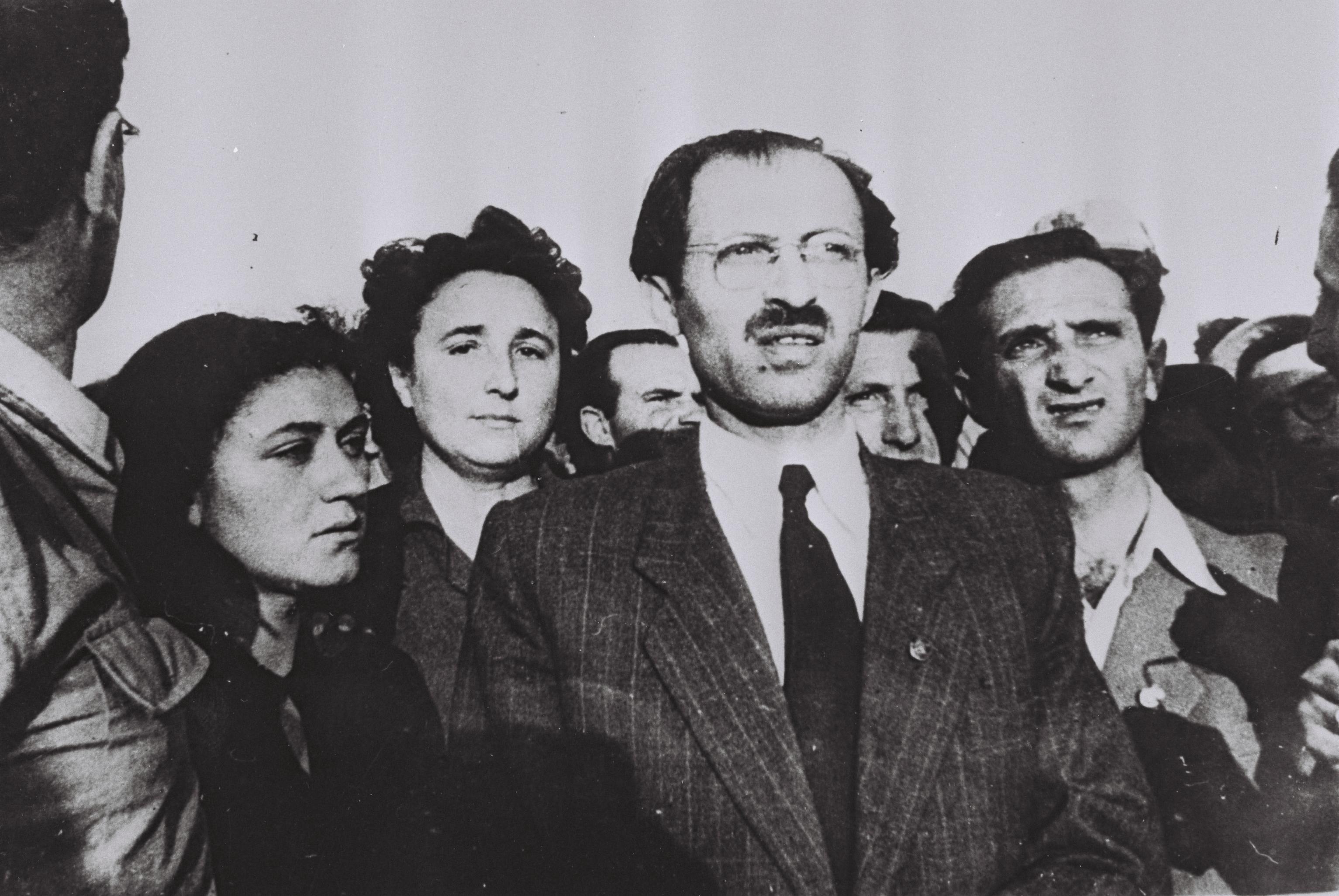 מנחם בגין, שנת 1948. GPO, מתוך אתר פיקיויקי.